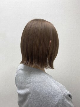 アイビー(ivy) ブリーチなし＊ベージュカラー＊切りっぱなしボブ20代30代40代