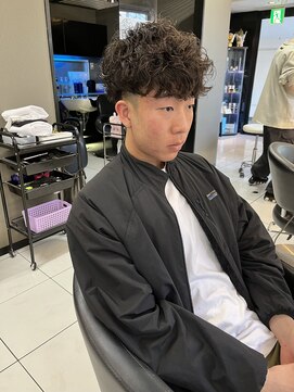 アイズ 海老名(AIZU) 外国人風スペインカール　波巻きスペイン　スパイラルパーマ