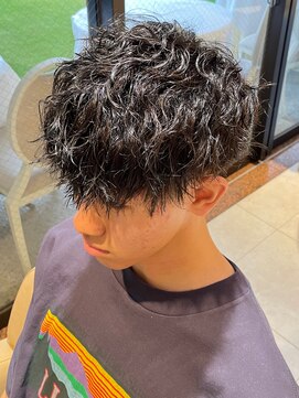 カインド 南青山(hair&make up KIND) 波巻きパーマ スパイラルパーマ 縦落ちパーマ メンズ men's