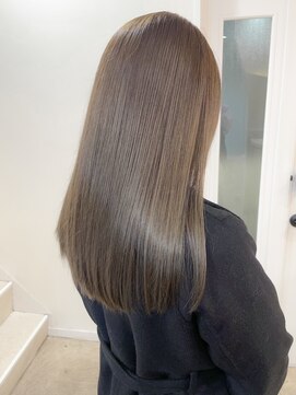 レア 表参道(L'ea) ・黒髪クラゲヘアーオリーブグレー小顔ココアベージュ