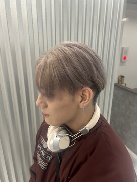 ホワイトベージュ/メンズスタイル【田中】