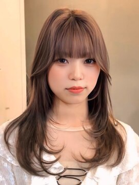 ロティー(loty) レイヤー 前髪 顔周りカット ブリーチ ミルクティーグレー 20代