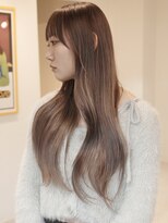 ウィム(wim)&nbsp;『グレイシルバーカラー』ロングヘア/ハイトーンカラー