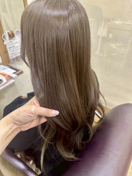 イタクラ 赤道店 (ITAKURA) アッシュブラウン/アッシュベージュ/ロング巻き髪