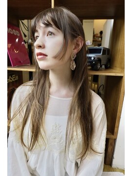 クラン エン バイ ヘッドライト 二子玉川店(clan en. by HEADLIGHT) ブリーチ無しベージュカラー。顔まわりカット、レイヤーカット