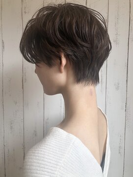 メルト 吉祥寺(melt) 【高塚栞里】ひし形フォルムで小顔効果♪ハンサムショート