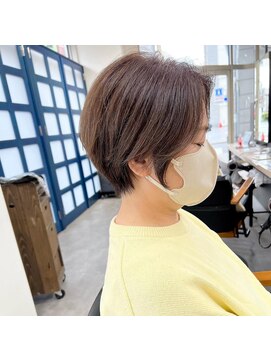 ジーニー 横浜(giinii) 大人美人30代40代ショートヘア_白髪ぼかしハイライト【渋谷】