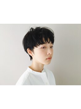 10年間経験を積んだ実力派stylistが生み出す、一人一人へ本当に似合うオーダーメイドの髪型をご提案。