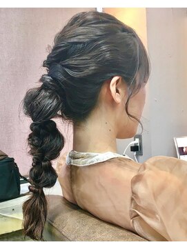 サンセリテ(suncerite) ポニーアレンジ　ポニーテール　あみ下ろし
