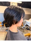 ショートボブ