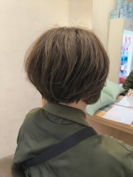 ウイバイファースト(u'i by first) オリーブグレージュスタイル