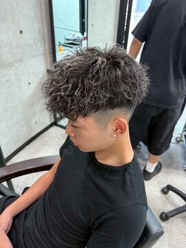 イーラ(era) パーマ/メンズ/刈り上げ/眉毛/ツイスト