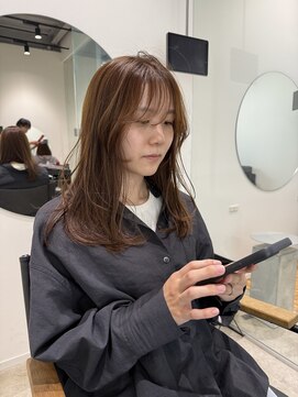 ビーヒアナウ N゜02 金沢鞍月店(BE HERE NOW) 顔まわりレイヤーミディアムブリーチ無しダブルカラーベージュ