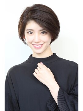 クロスオーバー(Cross Over) 丸みのあるコンサバショート