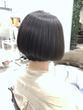 オウル(Owll) 【Owll】大人ショートボブ 小顔バング