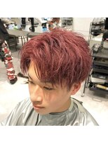 ザ サードヘアー 津田沼 (THE 3rd HAIR)&nbsp;ピンクレッドカラー　刈り上げマッシュ　コンマヘア