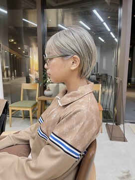 ミィ 表参道(mee.) 【mee.】ヤジマ 丸みショート ほわいとべーあ