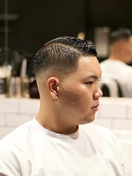 キングスマントーキョー 府中店(KINGSMAN TOKYO) ツーブロックマッシュ/波巻き/ハイライト/束感<理容室><府中駅>