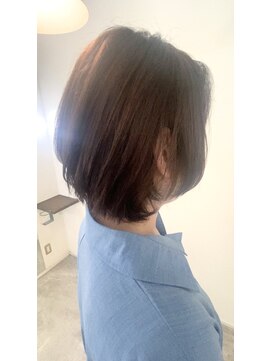 アナログノイ(analog noi) 50代向け 白髪ぼかし風くびれボブ