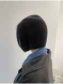 前下がりボブ切りっぱなしスタイル