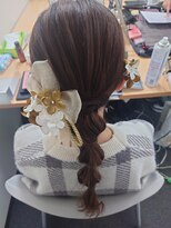 ビスポーク(BESPOKE)&nbsp;大人気20代30代◎ナチュラルベージュカラー玉ねぎヘアアレンジ