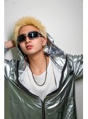 金髪スパイキーショート