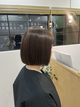 ソルア 上本町(solua) やわらかベージュ / ぱつっとボブ