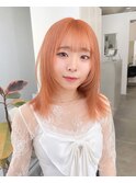 オレンジカラー×レイヤーカット×ブリーチ×ミディアムレイヤー