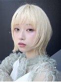 横浜ブリーチカラー切りっぱなしミディアムレイヤーカット30代