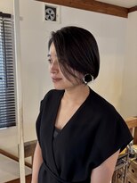 イコル(ikoru) 黒髪ショートボブ耳かけショート