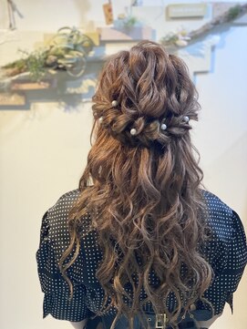 ヘアセットサロンエッジ(Edge) ルーズツイストハーフアップ