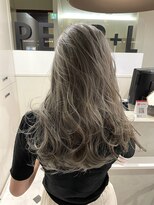 パール(PEAR+L) ストレートでも巻いても可愛い！ハイトーンカラー