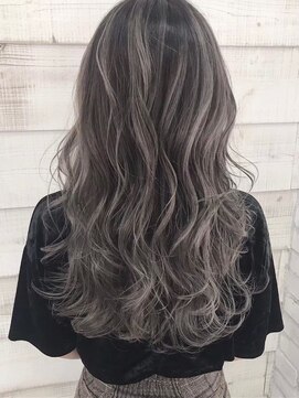 キラ 原宿(KILLA) シルバーアッシュバレイヤージュ