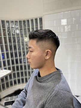 メリケンバーバーショップ フクオカ(MERICAN BARBERSHOP FUK) かき上げヘアショートレイアーくせ毛風パーマコンマヘアS67