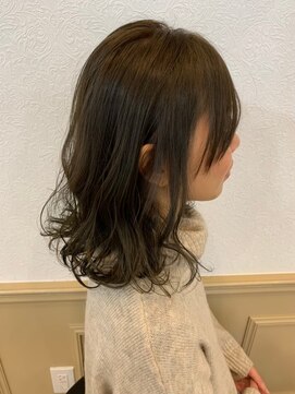 クロエバイラヴィズム 横越店蔦屋書店店内(CLOE by LUVISM) 透明感グレージュ