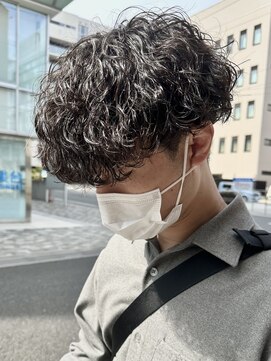 オーガニック アトリエ 大宮(organic+atelier) メンズ波巻きツイストスパイラルパーマ無造作暗髪マッシュ