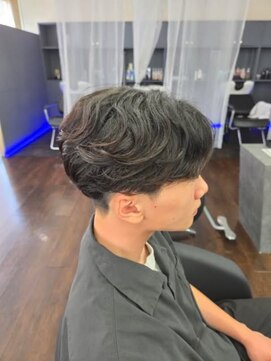 ジェネスタ(GENESTA) メンズセンターパートフェザーパーマ