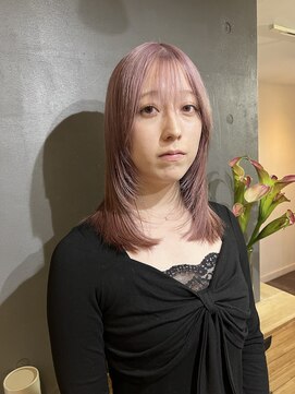 寒色ピンクベージュ