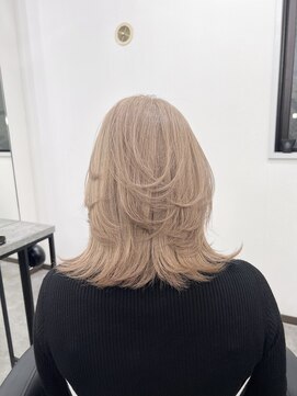 リアンリリィ バイ エイル トウキョウ(Lian lily by Eir Tokyo) レイヤーカットレイヤーレイヤーボブミルクティーベージュ