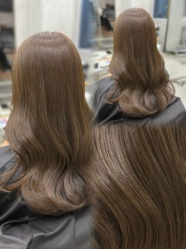 ジーナ 新宿(Zina) 【本多担当】ベージュ多めのオリーブグレージュ