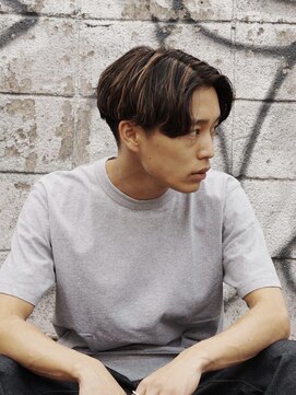 メンズヘアトウキョウ 新宿店(MEN’S HAIR TOKYO) ハイライトセンターパート