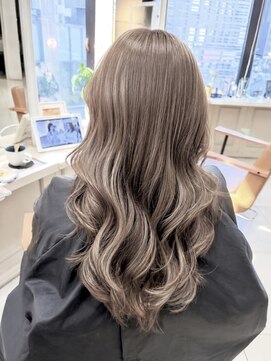 ハウス(HAUS.) ハイライトカラー×ロング