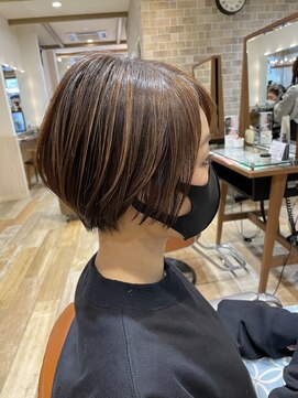 ネオリーブエム(Neolive em;) 白髪ボカシハイライト　マッシュスタイル☆