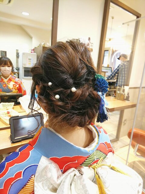 くるりんぱ ツイスト まとめ髪 ヘアアレンジ