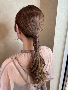 アースコアフュールボーテ 新潟中野山店 (EARTH coiffure beaute) モカベージュアドミオローポニーアレンジ
