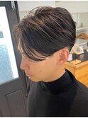 【お手入れ簡単でおしゃれに】センターパート×ツーブロック