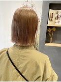 毛利/切りっぱなしボブ 外はね ブリーチ ミルクティーベージュ