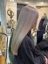 ヘアーアンドメイク ビス(HAIR&MAKE bis)&nbsp;ホワイトミルクティーカラー☆【多田華歌】