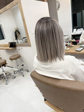 アルーナビューティデザイン シャドールーツバレイヤージュ