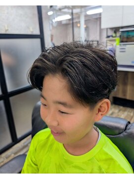 ティーズ バーバー T's BARBER センターパートパーマ